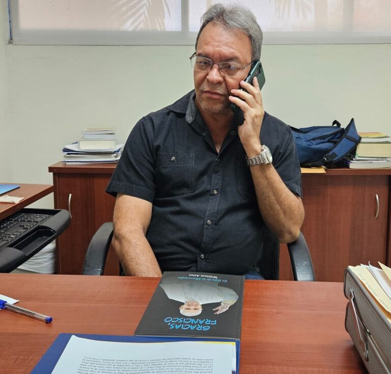 Padre William Arias Aire96FM