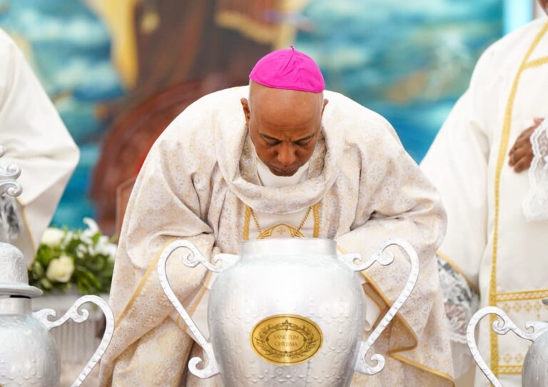 Mons Manuel Misa Crismal Aire96fm 1